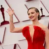 Seleb Hollywood Busana Terbaik di Oscar 2021