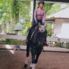 Artis Cantik Indonesia Berkuda