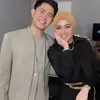 Potret Syahrini Nonton Konser Cakra Khan di Singapura