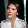 Millen Cyrus Jadi Pengantin Jawa