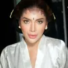 Millen Cyrus Jadi Pengantin Jawa