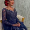 Millen Cyrus Jadi Pengantin Jawa