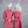 Zumi Zola &amp; Putri Zulhas pamer buku nikah