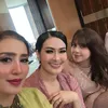 Iis Dahlia Kondangan di Akad dan Resepsi Rizki DA