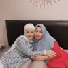 Selebriti bareng ibu mertua
