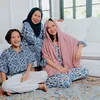 Selebriti bareng ibu mertua