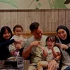 Suami Pedangdut Momong Anak