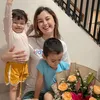 Deretan selebriti yang asuh anak tanpa baby sitter