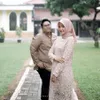 Potret kenanagan adik Asri Welas dengan calon istri.
