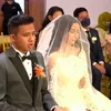 Joshua Suherman dan Clairine Clay menikah