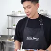 Rezky Aditya bawa piring dengan menu makanan
