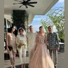 sophia latjuba datang ke pernikahan mantan suami, michael villareal