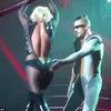 Ritsleting Britney Spears Jebol