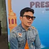 Aldi Taher pakai denim