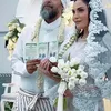 Alex Abbad dan Nadya Naufel pamerkan buku nikah