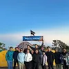 Amanda Manopo Terlihat Peluk Kenny Austin saat Naik Gunung Bareng