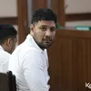 Wajah Serius Ammar Zoni di Sidang