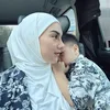 Irish Bella Bahagia dengan Anak-Anaknya