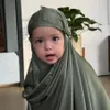 Kamari Putri Jennifer Coppen Pakai Mukena