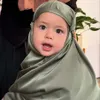 Kamari Putri Jennifer Coppen Pakai Mukena
