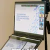 Laptop Anang Hermansyah buat mengajar