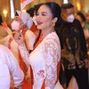 Krisdayanti Pakai Kebaya