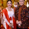 Krisdayanti Pakai Kebaya