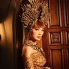 Zaskia Gotik Pakai Gaun Kebaya Emas