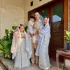 Happy Salma dan suami