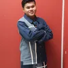 Ari Sampang Bersedekap