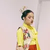 Artis pembuka AG 2018 memakai aksesoris Rinaldy Yunardy