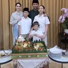 Arumi Bachsin bersama keluarga
