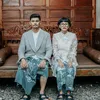 Aci Resti Pakai Batik Asri Welas