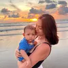 Jessica Iskandar Momong Anak