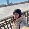 Aurora Ribero pakai jaket tebal selama di USA.