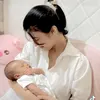 Nabila Maharani Momong Anak Tri Suaka