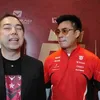 Baim Wong Berbaju Merah