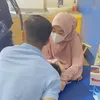 Ikram Rosadi Dampingi Yusuf Anak Larissa Chou Saat Sunat 
