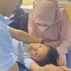Ikram Rosadi Dampingi Yusuf Anak Larissa Chou Saat Sunat 