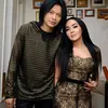 seleb cantik Indonesia nikahi pria lebih muda