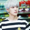 Idol Cowok Rambut Putih