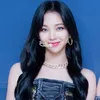 Rambut Hitam Panjang Karina