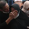 momen kedatangan jenazah Vanessa Angel dan Bibi hingga dikuburkan.
