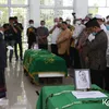 momen kedatangan jenazah Vanessa Angel dan Bibi hingga dikuburkan.