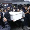 momen kedatangan jenazah Vanessa Angel dan Bibi hingga dikuburkan.