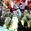 Putri Isnari sungkeman kakak akad nikah