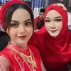 Putri Isnari Jadi Emas Berjalan