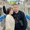 Via dan Suami Makin Romantis