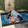Anak Bebi Romeo di kolam renang
