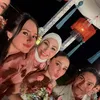 Beby Tsabina bersama mempelai